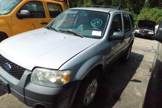 05 Ford Escape  Subn GY 4 cyl  Hybrid; 4X4 No Start 8/30 AT PB PS R AC PW VIN: 1FMYU96H75KD54517; De