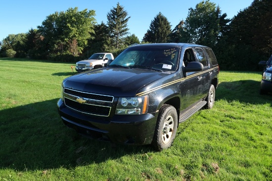 12 Chevrolet Tahoe  Subn BK 8 cyl  Hole in Floorboard; 4X4; Started on 9/6/21 AT PB PS R AC PW VIN: 