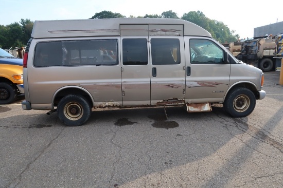 01 Chevrolet G3500 Express  Van GY 8 cyl  Started w Jump on 9/14/21 AT PB P