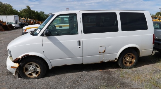 04 Chevrolet Astro  Mini Van WH 6 cyl  AWD; Did not Start on 9/21/21 AT PB PS R AC PW VIN: 1GNEL19X9