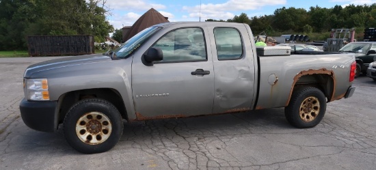 07 Chevrolet Silverado  Pickup GY 8 cyl  4X4; Started w Jump on 9/28/21 AT PB PS R AC PW VIN: 1GCEK1