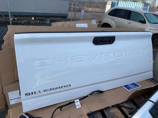 2021 White Chevrolet Tailgate 2021 White Chevrolet Tailgate