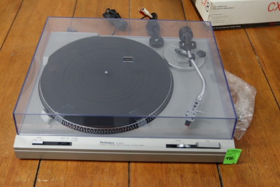 Technics turntable model SL-B202