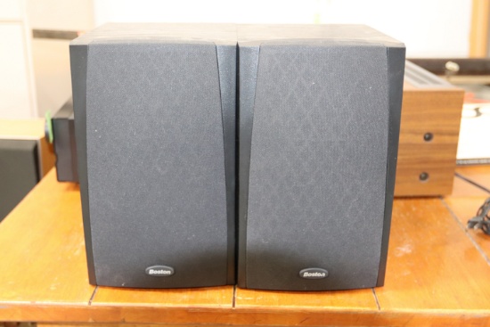 Pair of Boston Acoustics speakers model CR75