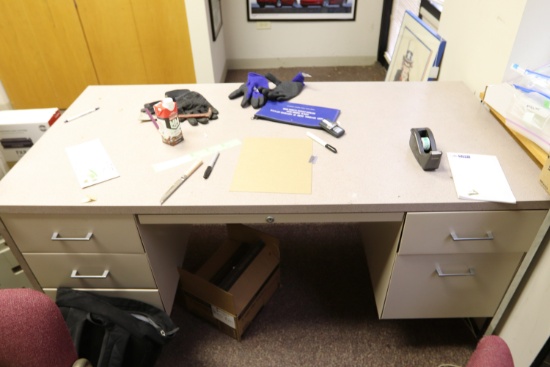 Executive office desk, height 29½”, width 5 ft, depth 30"