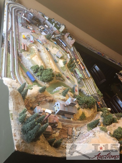 N Scale Train Set in Perfect Working Cond. Please watch Video