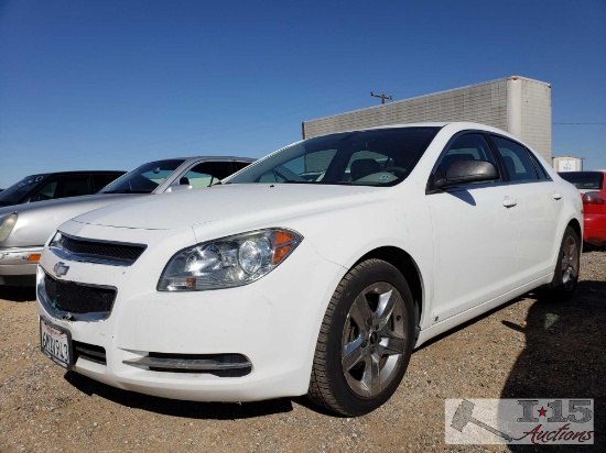 2009 Chevy Malibu White (CURRENT SMOG), CLEAN AUTO REPORT!!!