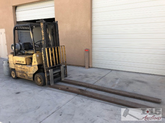 Hyster 5000 pound fork lift with side shift