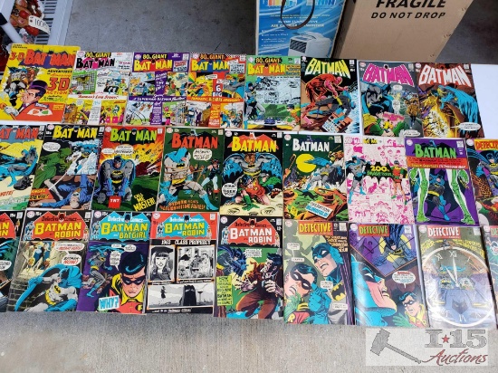 26 DC Comic Books, Detective Comics Batman and Robin, Batman, and Giant Batman