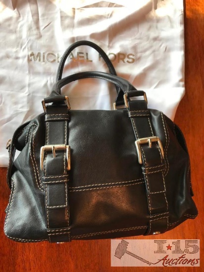 Michael Kors Leather Purse with dust bag