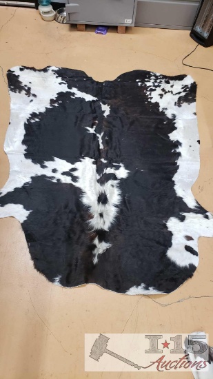 Full TRI-Colored Argentina cowhide. Approximately 6 1/2 ... 7 1/2