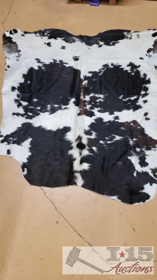 Full TRI-Colored Argentina cowhide. Approximately 6 1/2 ... 7 1/2