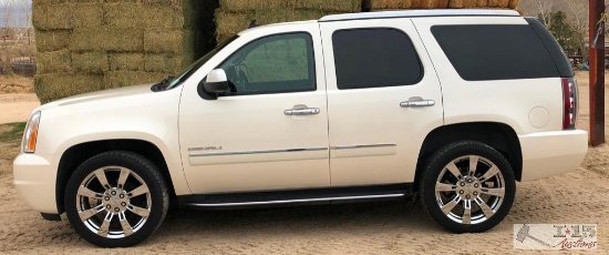 2012 GMC Denali in excellent condition