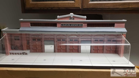 Snap-On Hot Wheels Auto Shop Display Case