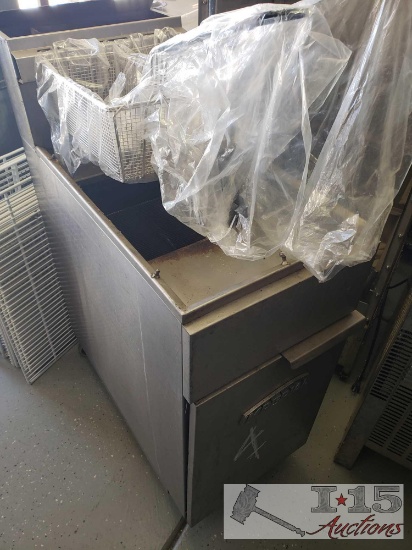 Imperial Deep Fryer Model IFS-40 with 2 New Baskets