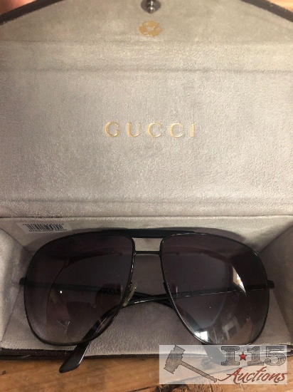 Gucci Sungless with Case