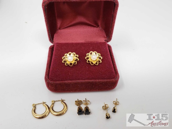 4 Pairs of 14k Gold Earrings, 4.1g