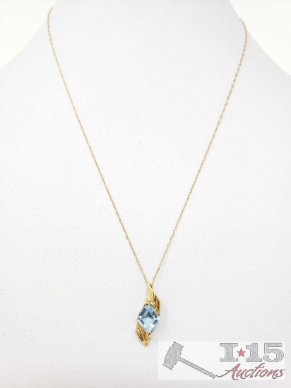 14k Gold Necklace with Semi-Precious Stone Pendent, 1.7g