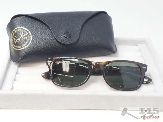Ray Ban Wayfarer Ease Sun Glasses with case