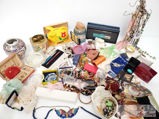 Jewelry, coin purses, piggy banks, pen set, and more!