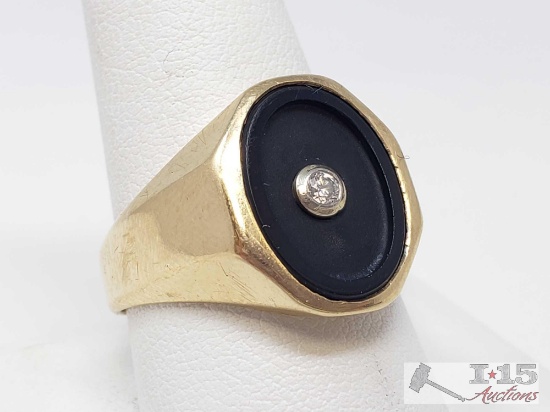 10k Gold Ring with Center Diamond, 7.3g