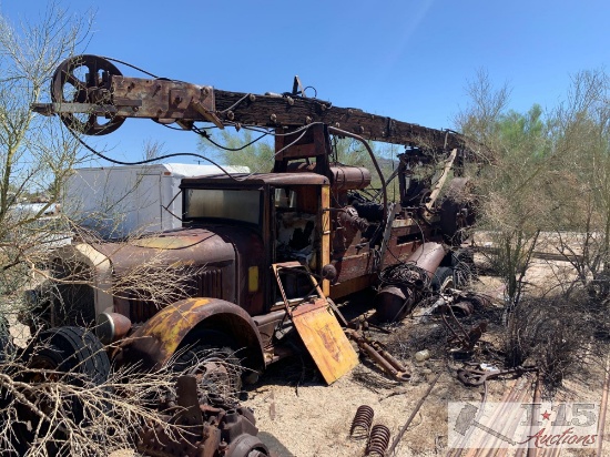 1932 Antique White Rigging Truck