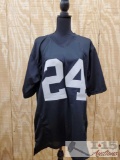 Marchawn Lynch, Oakland Raiders, Autographed Jersey with COA, XL