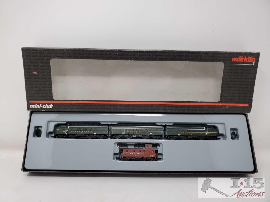 Marklin Mini-Club Z Scale Locomotive and Coboose Train Set, 88321