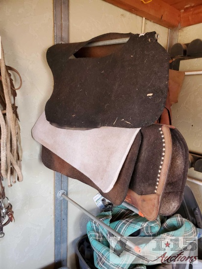 1 wade Saddle Pad and 4 saddle pad liners