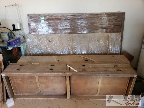 Restoration Hardware King Bed Frame Set from Pottery Barn In New Condition $3,000.00 Tag