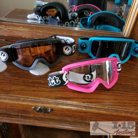 3 pairs of Eye protecting goggles