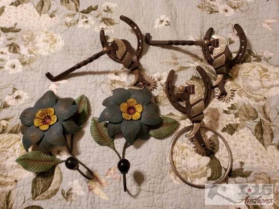 Horse Shoe Toilet Paper Holders, Towel Ring and Metal Flower Hooks