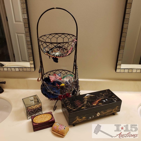 Jewelry Boxes, Bows, and More !