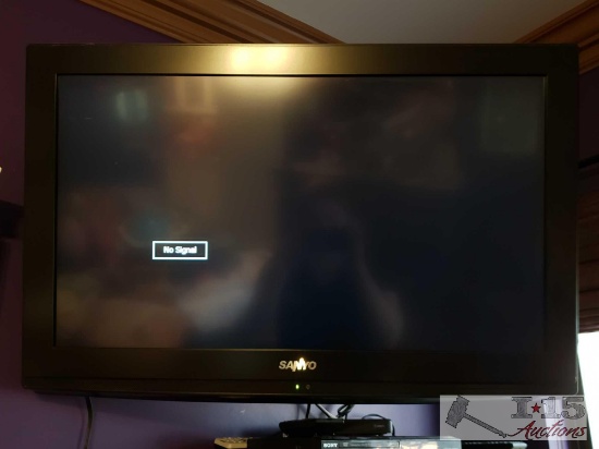 32" Sanyo TV with Remote