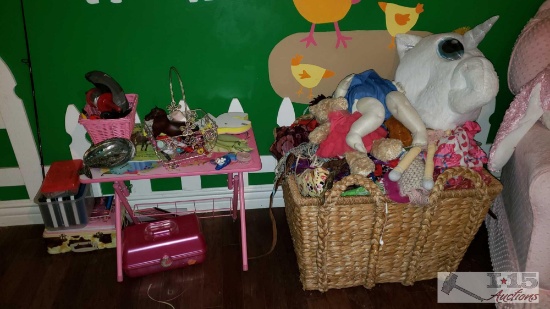 Girls Costumes, Stuffed Animals, Toys and More