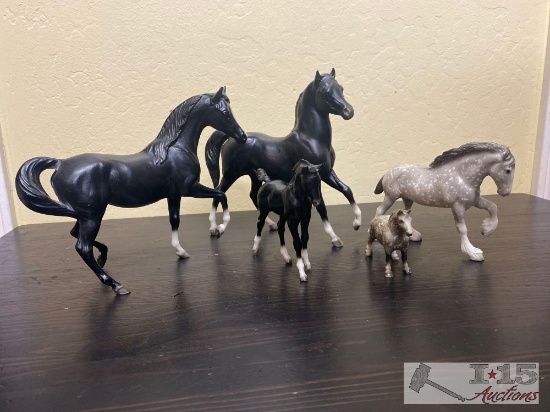 5-Breyer Classic , Stablemate and Mini Whinnies Collectable Horses