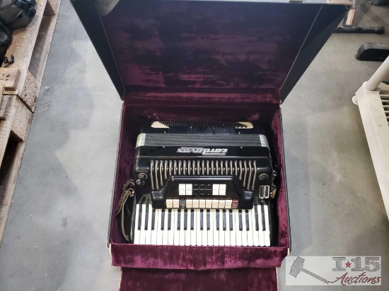 Cordovox Acordian with Hard case