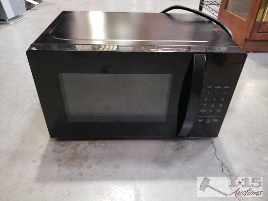 Amazon Basics Microwave