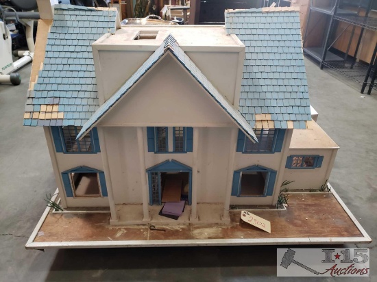 Doll House Decor and Furniture