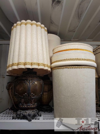 2 Lamps and 4 Lamp Shades