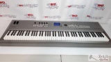 Yamaha MM8 Keyboard