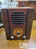 Vintage DR Radio Corp Radio