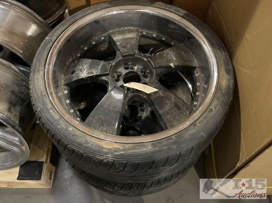 Pair of 22" Wheels