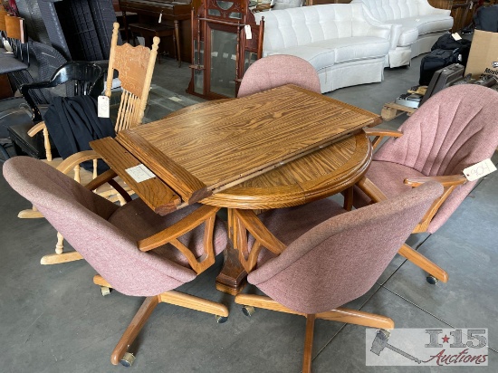 Dining Table 4) Chairs and 2) Leaves