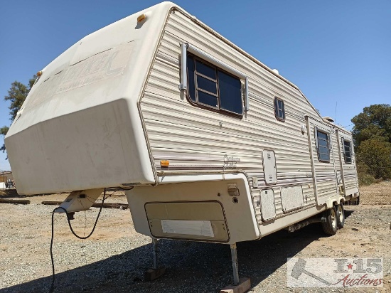 1990 36? NuWa Champagne 5th Wheel Trailer