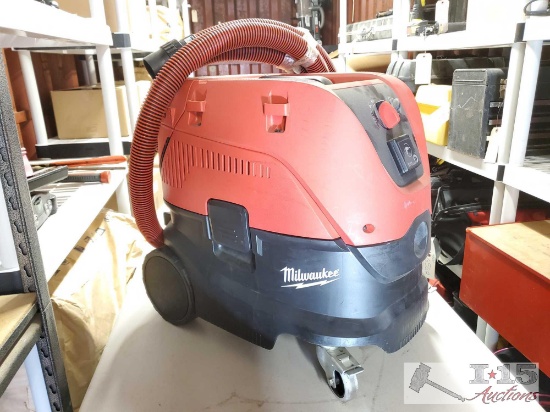 Milwaukee Dust Extractor