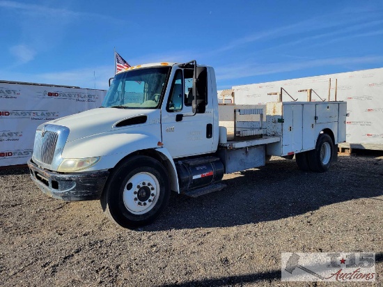 2004 International 4300
