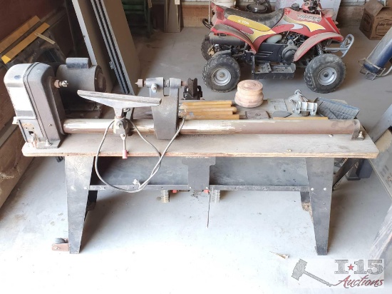 Duracraft Wood Lathe and Tools
