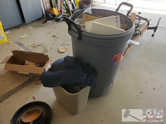 2 Trash Cans