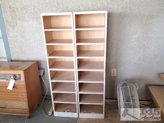 2 Shelves